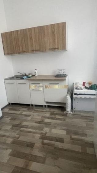 Apartament cu 2 camere decomandat, mobilat în Gara de Nord