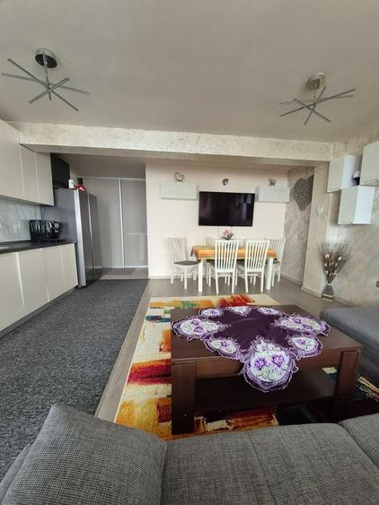 Apartament cu 2 camere semidecomandat, mobilat în Florești