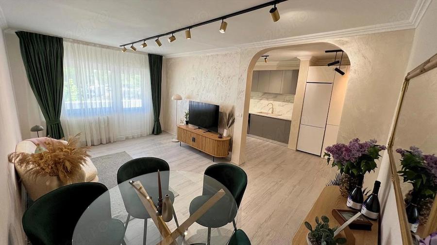 Apartament cu 3 camere decomandat în Ștefan cel Mare