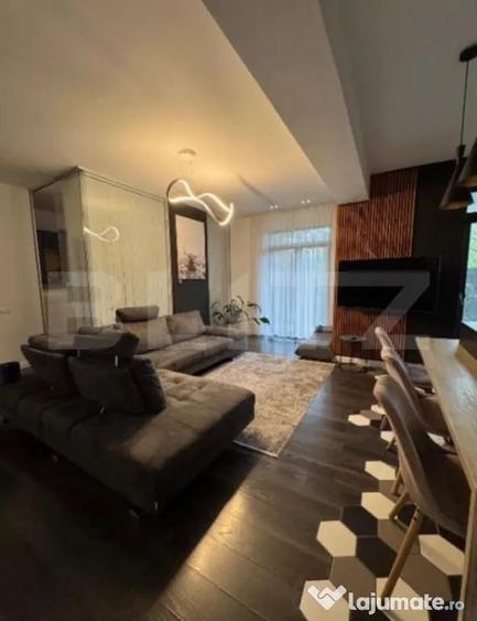 Apartament cu 3 camere decomandat în Florilor