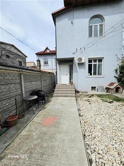 Casă individuală cu 5 camere cu Canalizare în Ultracentral