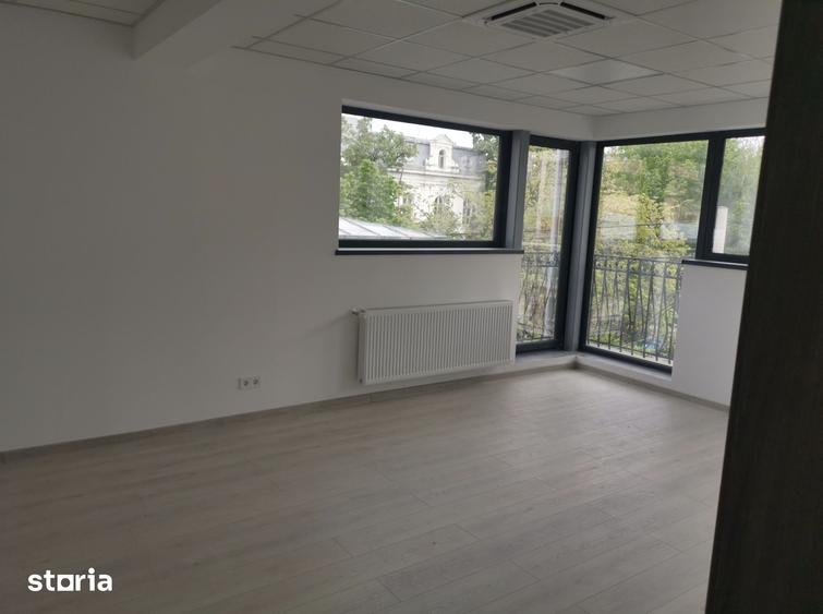 Spațiu comercial, de 105 mp, în Central