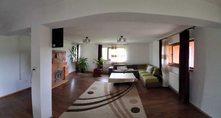 Casă cu 4 camere în Tufeni