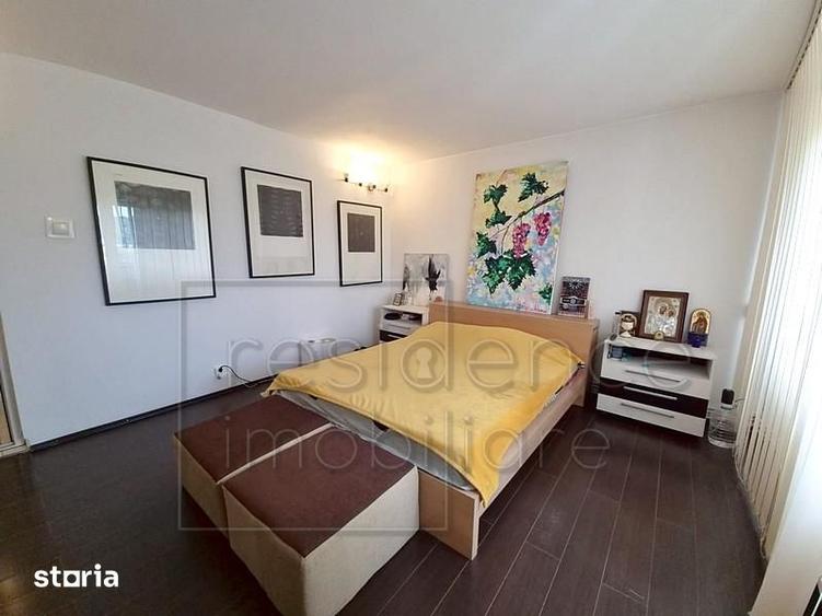 Apartament cu 4 camere decomandat în Plopilor