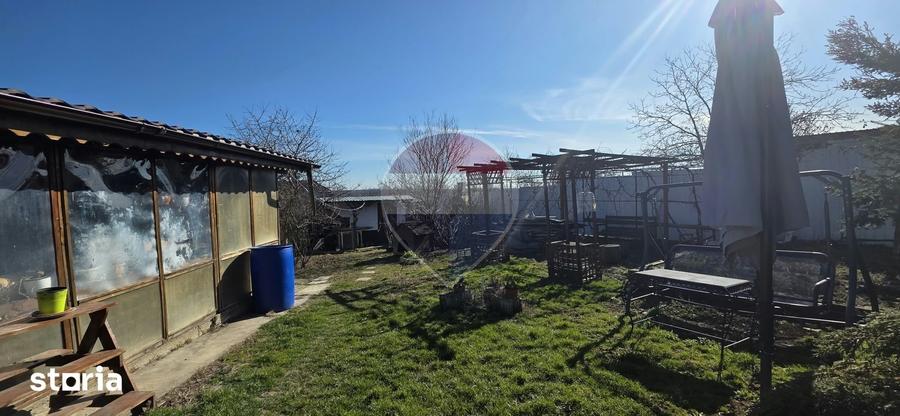 Casă cu 5 camere cu Teren 1682 Mp în Mănești