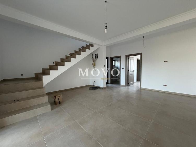 Duplex cu 3 camere cu Canalizare în Sânandrei
