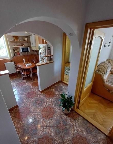 Apartament cu 2 camere decomandat în Aleea Trandafirilor