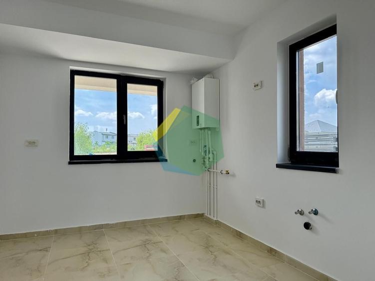 Duplex cu 3 camere cu Canalizare în Sud-Est