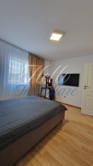 Apartament cu 3 camere semidecomandat în Florești