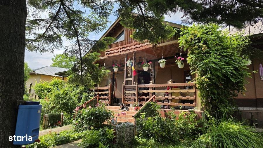 Casă cu 3 camere cu Teren 5063 Mp în Uzunu