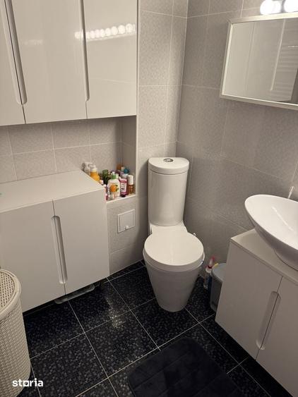 Apartament cu 3 camere în Dămăroaia