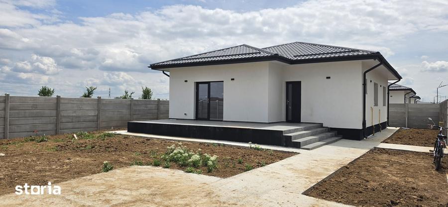Casă cu 4 camere cu Teren 400 Mp în Clinceni