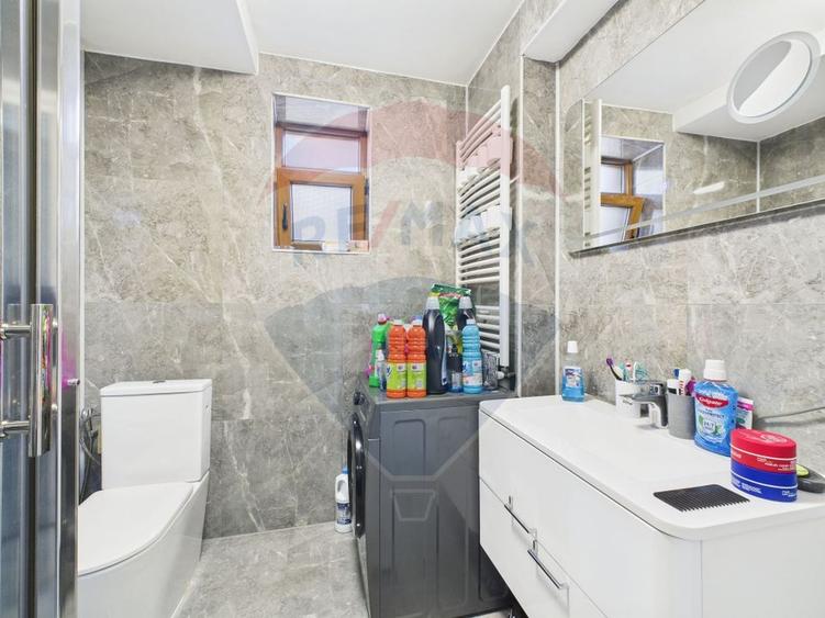 Casă individuală cu 8 camere cu Piscina în Matei Voievod