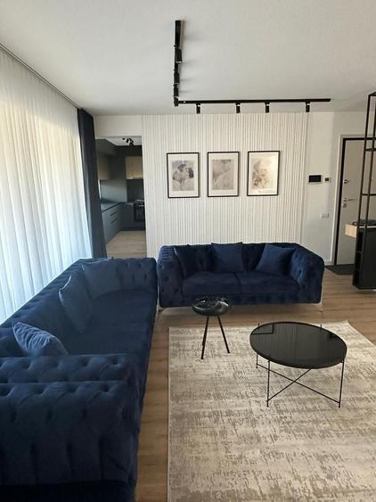 Apartament cu 4 camere decomandat, mobilat în Iancu Nicolae