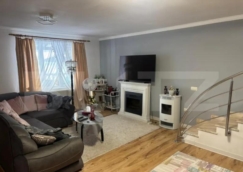 Casă cu 7 camere cu Teren 1300 Mp în Central
