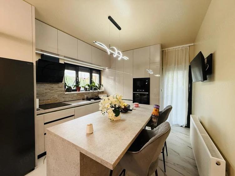 Casă cu 3 camere cu Teren 250 Mp în Sânmihaiu Român