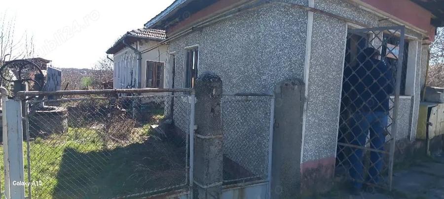 Casă cu Teren 3500 Mp în Central