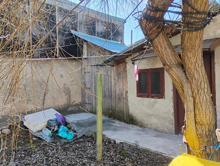 Casă cu 4 camere cu Canalizare în Apollo
