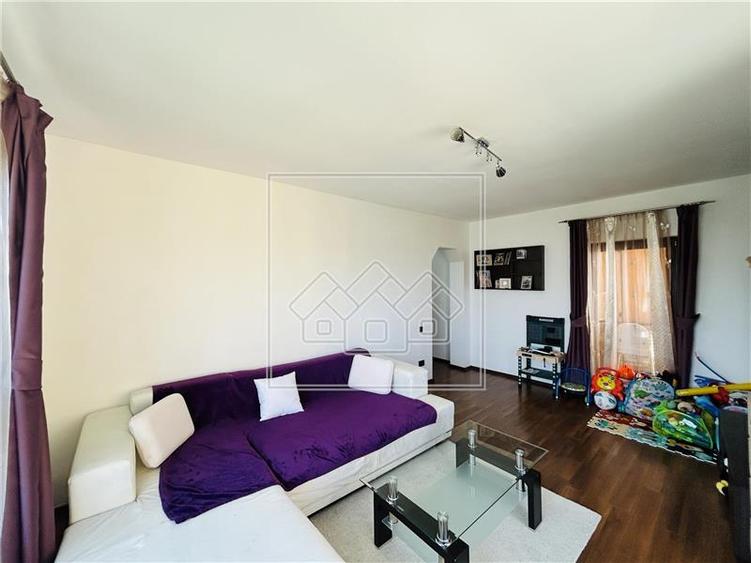 Apartament cu 2 camere decomandat în Șelimbăr