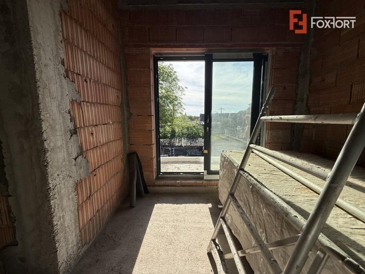 Duplex cu 4 camere cu Canalizare în Sânandrei
