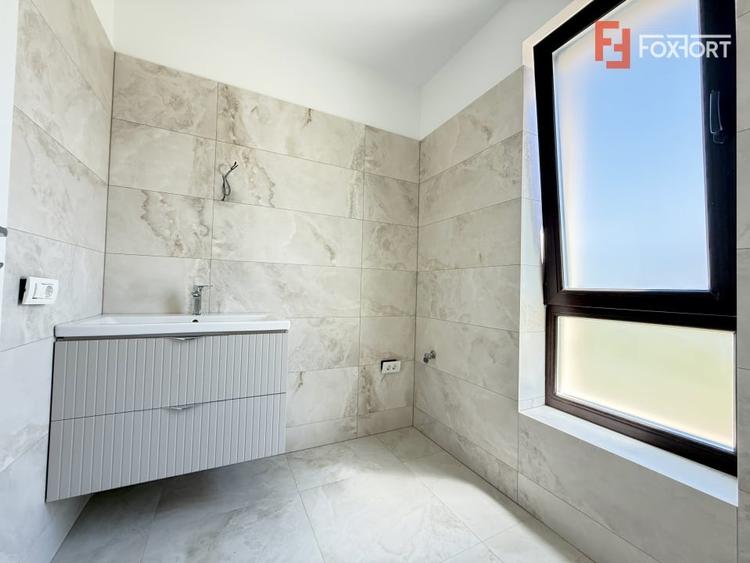 Duplex cu 5 camere cu Canalizare în Dumbrăvița