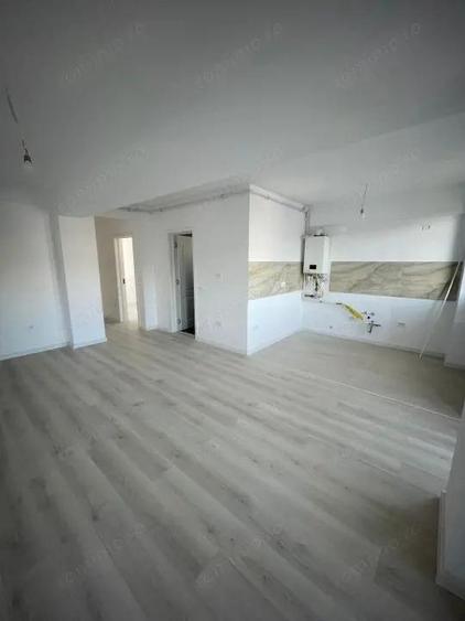 Apartament cu 3 camere în Pielești