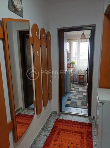 Apartament cu 2 camere în Podu Roș