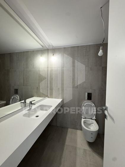 Apartament cu 4 camere decomandat în Aviației