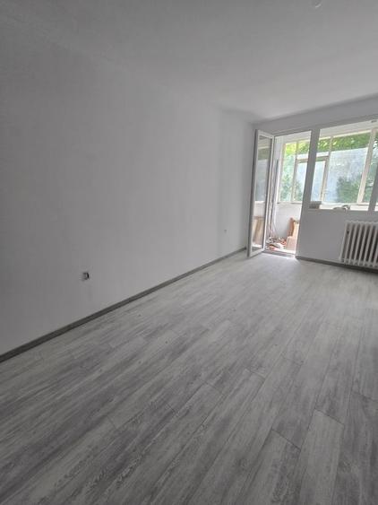 Apartament cu 2 camere decomandat în Alexandru Obregia