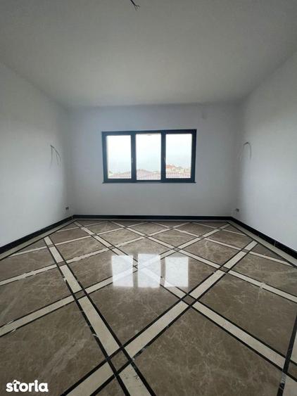 Apartament cu 8 camere în Mitropolie