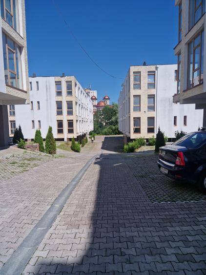 Apartament cu 2 camere decomandat în Est