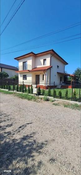 Casă cu 4 camere cu Teren 310 Mp în Central