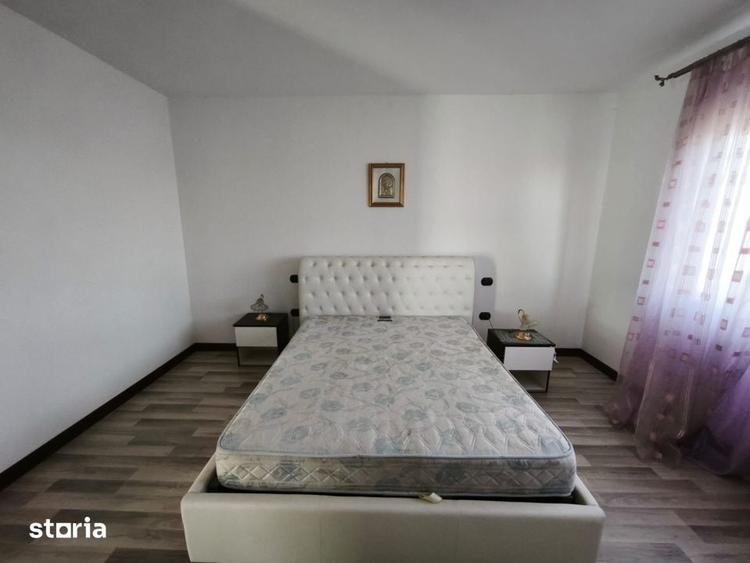 Casă cu 5 camere cu Teren 1792 Mp în Central