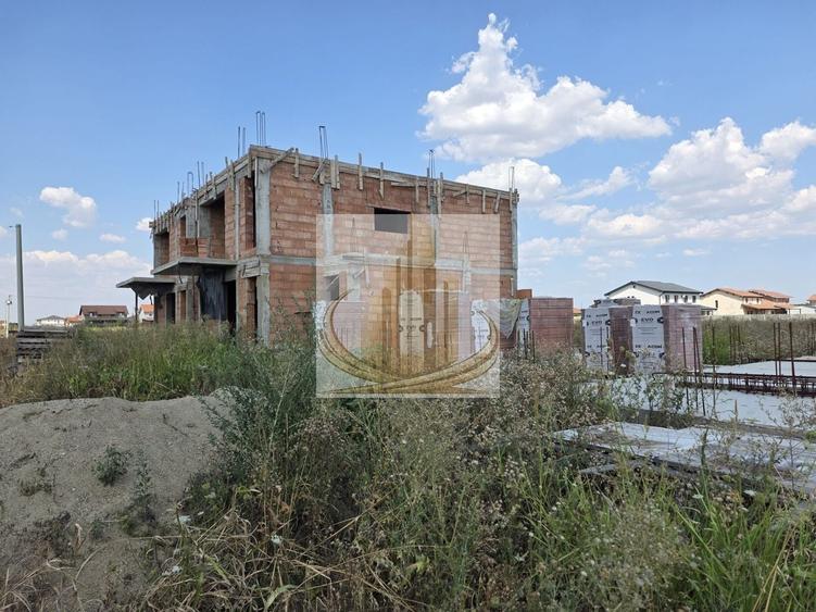 Duplex cu 4 camere cu Canalizare în Săcălaz