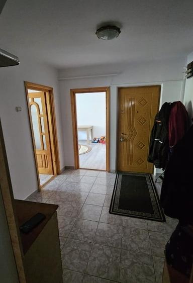Apartament cu 3 camere decomandat în Obcini
