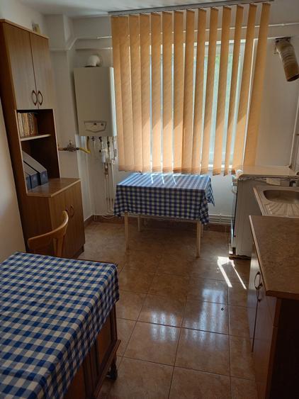 Garsonieră decomandată în Central