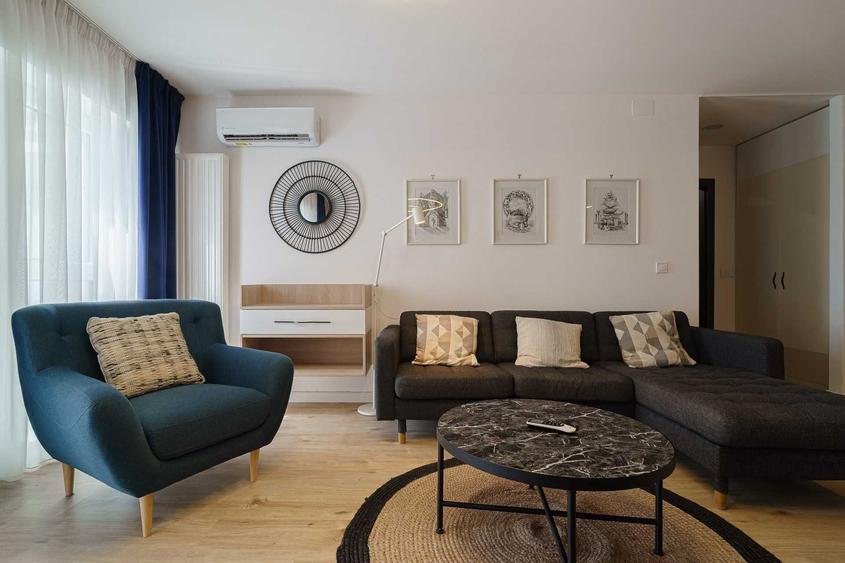 Apartament cu 2 camere semidecomandat în Tei