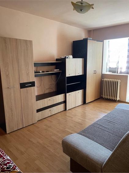 Garsonieră semidecomandată în Confecții