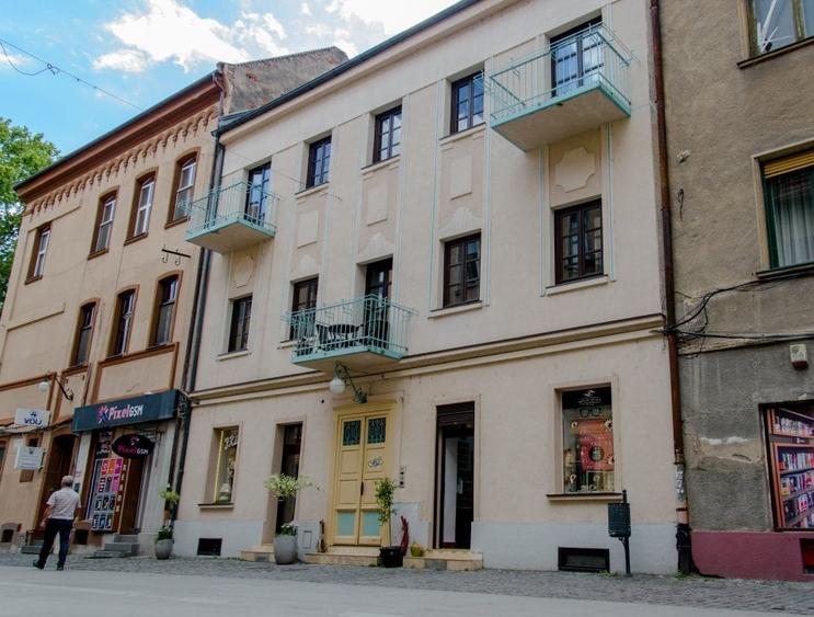 Apartament cu 2 camere decomandat în Ultracentral