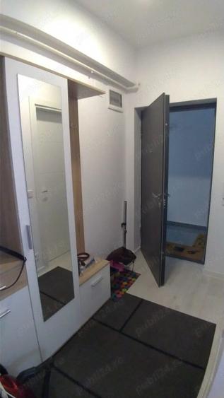 Apartament cu 3 camere semidecomandat, mobilat în Titan