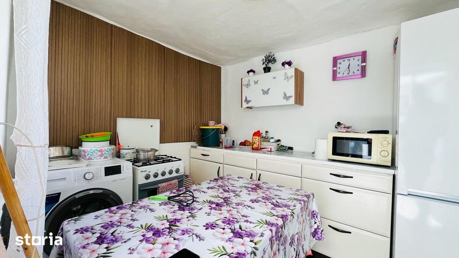 Casă cu 3 camere cu Teren 1049 Mp în Central