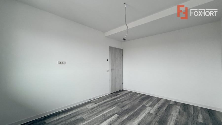 Duplex cu 4 camere cu Canalizare în Săcălaz