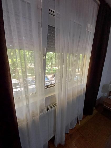 Apartament cu 3 camere semidecomandat în Pantelimon