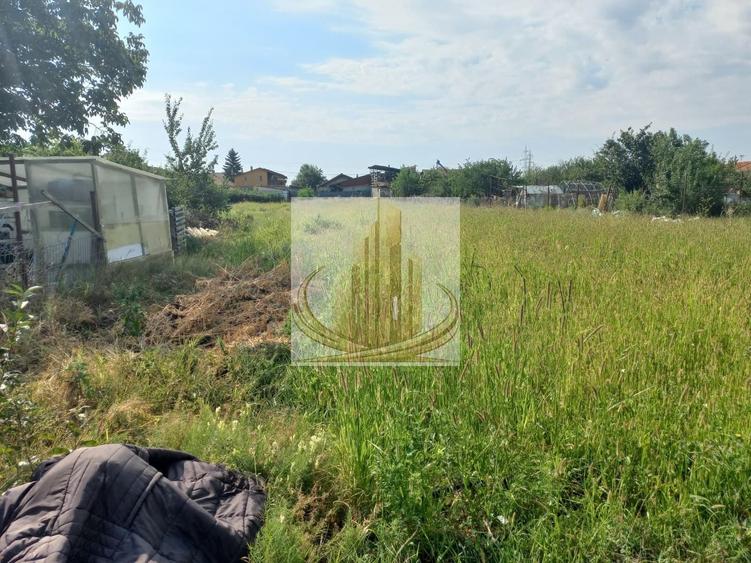Casă individuală cu 3 camere cu Canalizare în Plopi