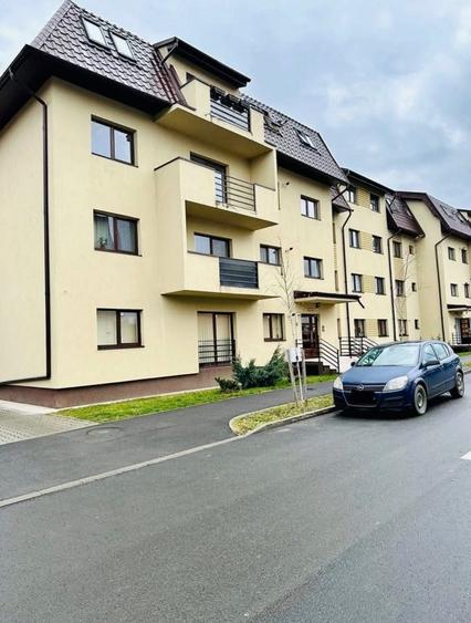 Apartament cu 2 camere decomandat în Tractorul