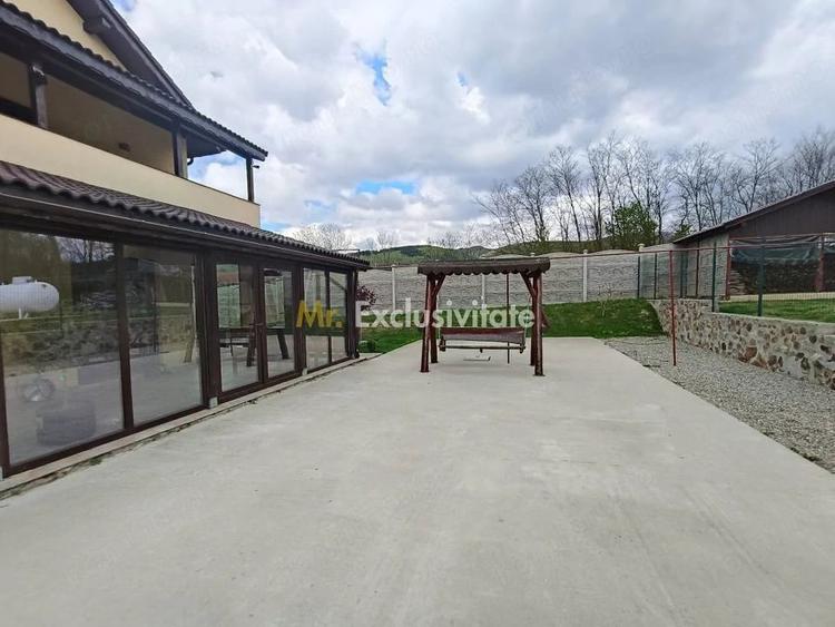 Casă cu Teren 2775 Mp în Crasna