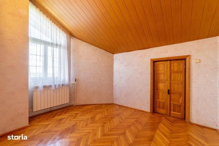 Casă cu 4 camere în Valea Ursului