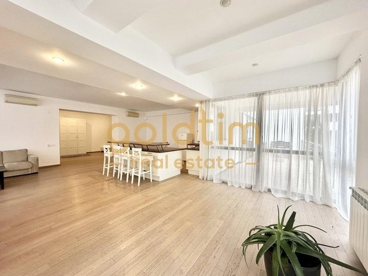 Apartament cu 5 camere decomandat, mobilat în Șoseaua Nordului