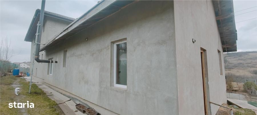 Casă cu 3 camere cu Teren 350 Mp în Bârnova