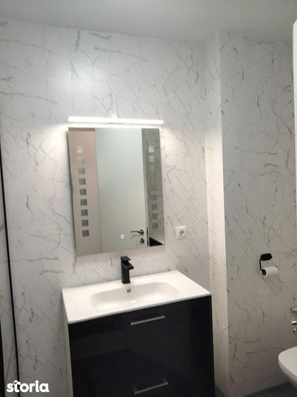 Apartament cu 3 camere, mobilat în Tei